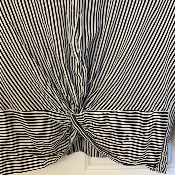 Cropped Button Up - Picture 3 of 3